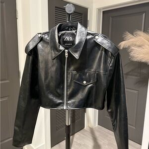Zara Women's Sleek Black Cropped Leather Jacket